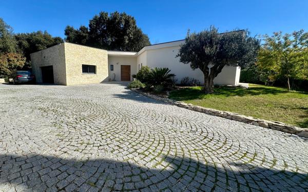 Maison à vendre    4 pièces •  Aubais