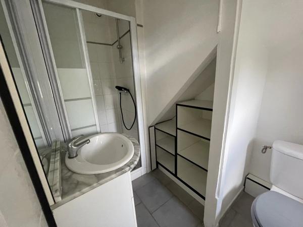 Location                                                      Appartement
                        
                     1 pièces                      23 m2                     à Niort
