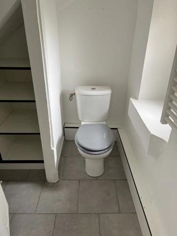 Location                                                      Appartement
                        
                     1 pièces                      23 m2                     à Niort