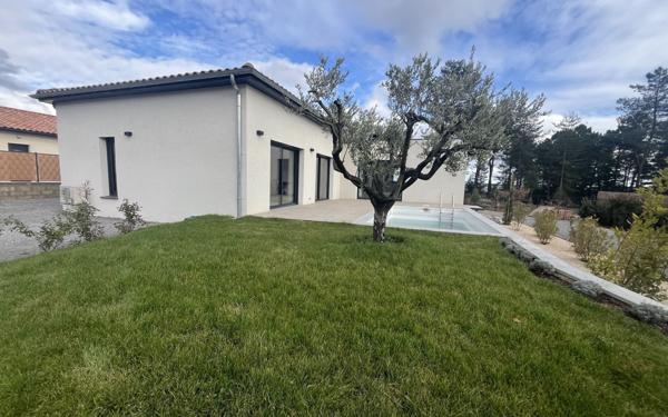 Maison à vendre    4 pièces •  Joyeuse