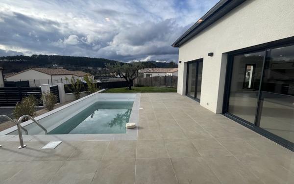 Maison à vendre    4 pièces •  Joyeuse