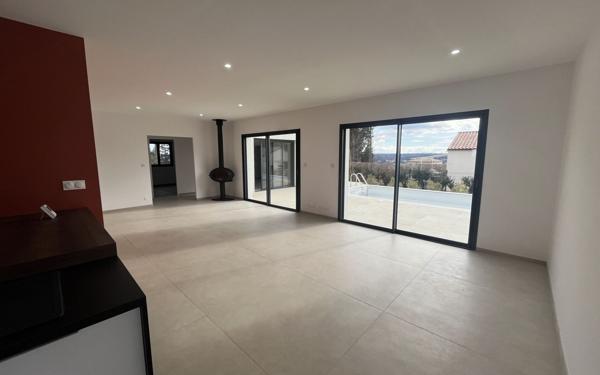 Maison à vendre    4 pièces •  Joyeuse