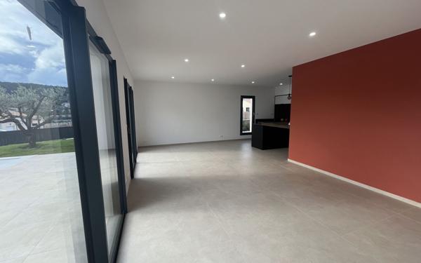 Maison à vendre    4 pièces •  Joyeuse