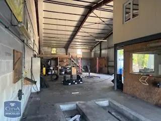 Location local commercial 129.5m²