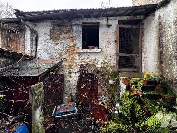 Maison mitoyenne à rénover