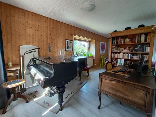 Maison - 8 pièces - 166 m²