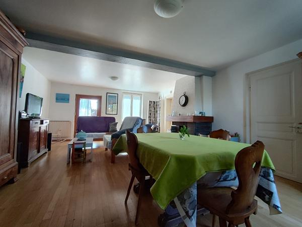 Maison - 8 pièces - 166 m²