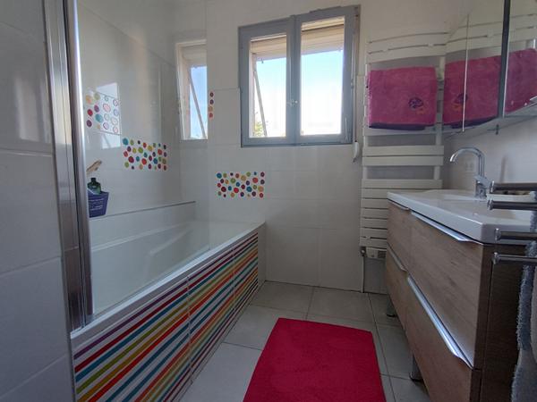 Maison - 8 pièces - 166 m²