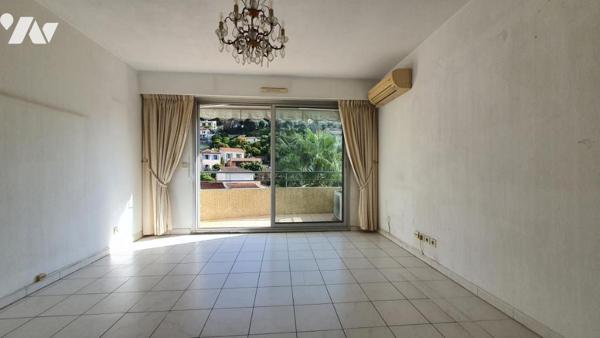 MENTON TROIS PIÉCES DERNIER ÉTAGE AVEC GARAGE.