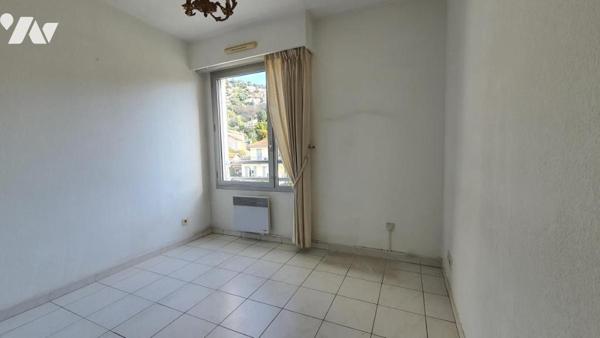 MENTON TROIS PIÉCES DERNIER ÉTAGE AVEC GARAGE.