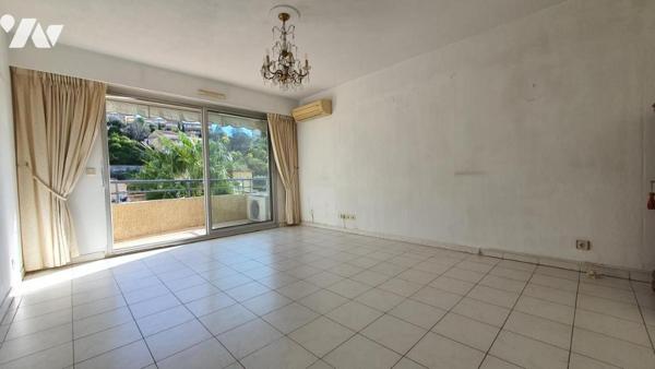 MENTON TROIS PIÉCES DERNIER ÉTAGE AVEC GARAGE.