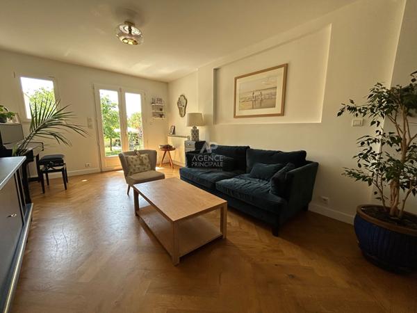 Maison Poissy 6 pièce(s) 650 000 € **  - Référence  9222