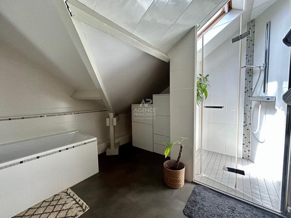 Maison Poissy 6 pièce(s) 650 000 € **  - Référence  9222