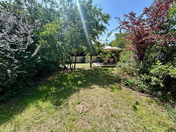 Maison Poissy 6 pièce(s) 650 000 € **  - Référence  9222