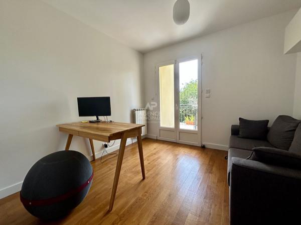 Maison Poissy 6 pièce(s) 650 000 € **  - Référence  9222