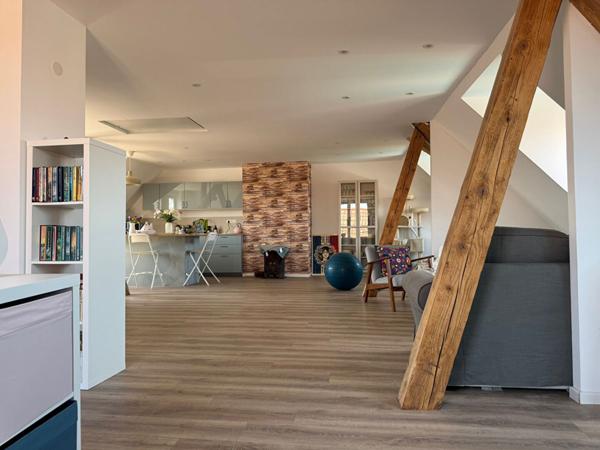 Maison - 9 pièces - 292 m²