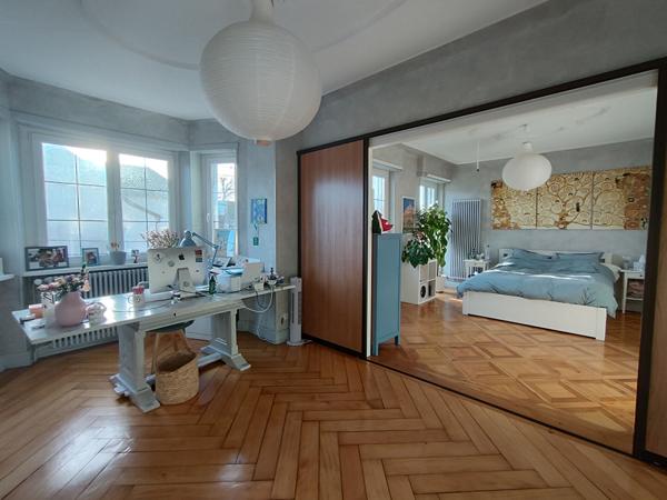 Maison - 9 pièces - 292 m²