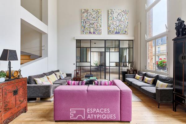 Duplex esprit loft avec séjour cathédrale et studio indépendant – Auteuil Sud
