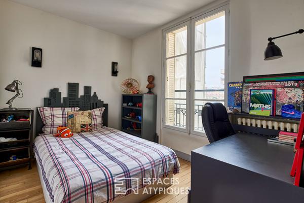 Duplex esprit loft avec séjour cathédrale et studio indépendant – Auteuil Sud
