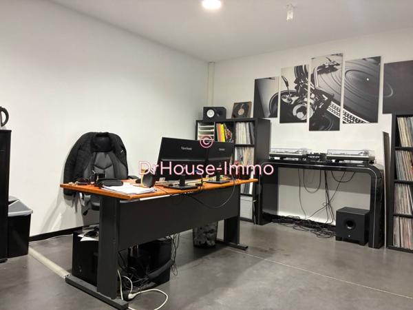 Commerce à vendre 3 pièces de 220 m²