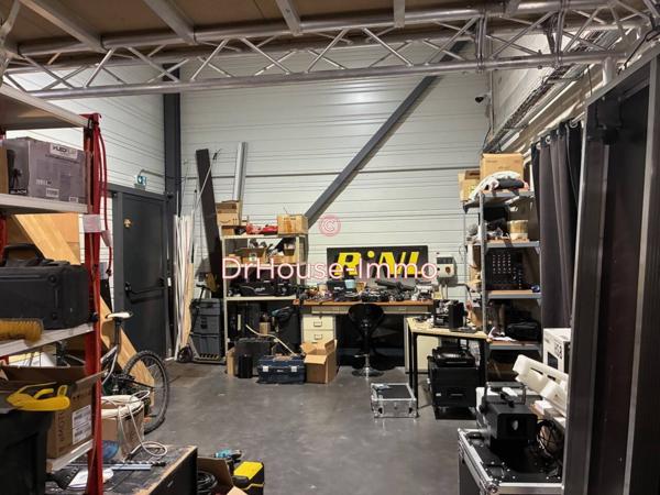 Commerce à vendre 3 pièces de 220 m²
