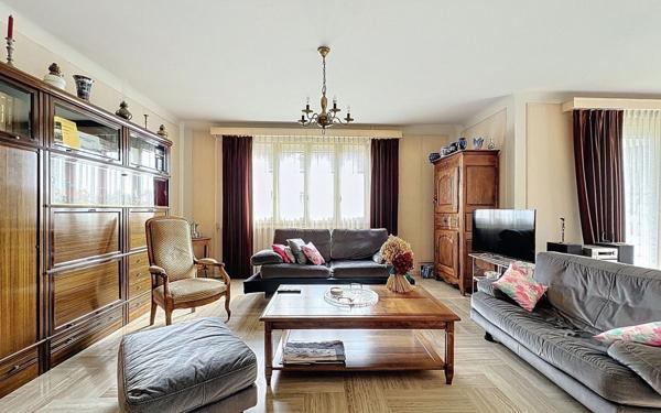 Maison à vendre    6 pièces •  Bourg-lès-Valence