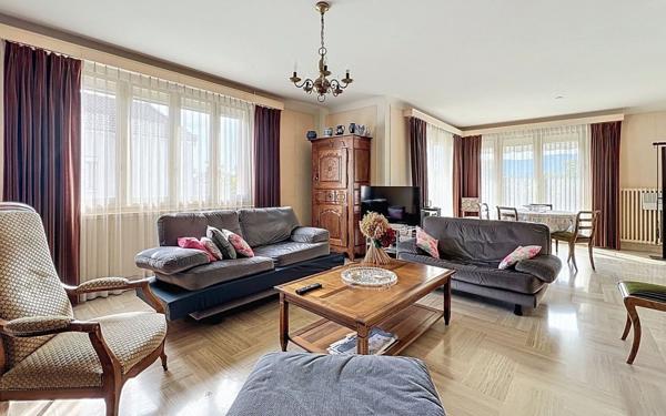 Maison à vendre    6 pièces •  Bourg-lès-Valence