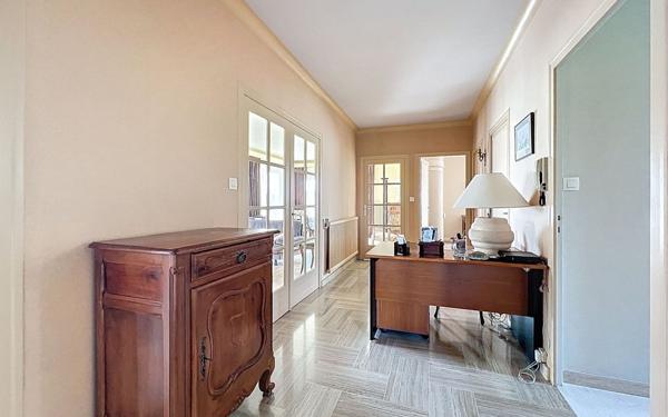 Maison à vendre    6 pièces •  Bourg-lès-Valence