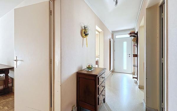 Maison à vendre    6 pièces •  Bourg-lès-Valence