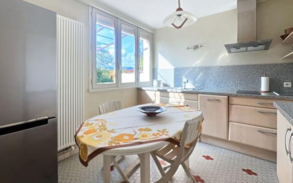 Maison à vendre    6 pièces •  Bourg-lès-Valence