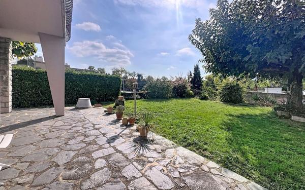 Maison à vendre    6 pièces •  Bourg-lès-Valence