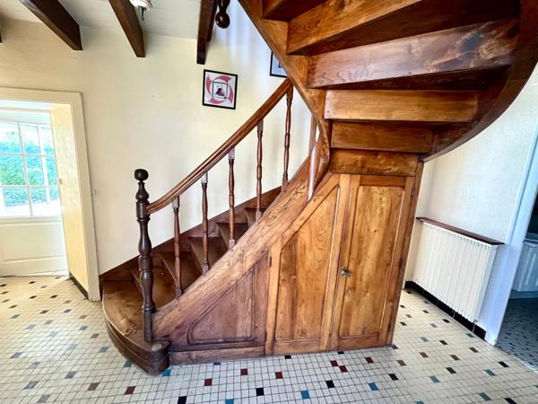 SAINTE HERMINE 85210 PROCHE DES GRANDS AXES FERMETTE RENOVEE 6 CHAMBRES AVEC ANNEXES GARAGE ET JARDIN