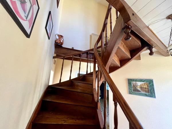 SAINTE HERMINE 85210 PROCHE DES GRANDS AXES FERMETTE RENOVEE 6 CHAMBRES AVEC ANNEXES GARAGE ET JARDIN