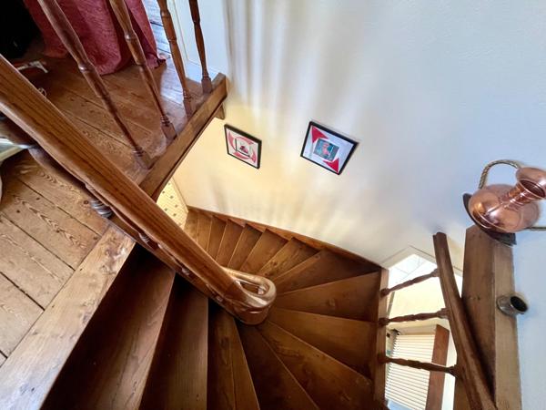 SAINTE HERMINE 85210 PROCHE DES GRANDS AXES FERMETTE RENOVEE 6 CHAMBRES AVEC ANNEXES GARAGE ET JARDIN