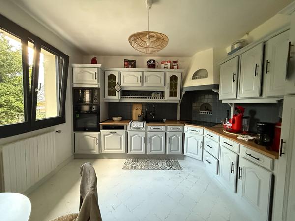 86540 THURE Maison 4 pièce(s) 180 m2