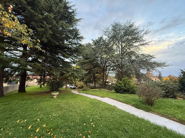 86540 THURE Maison 4 pièce(s) 180 m2