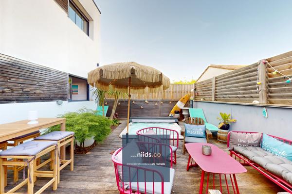 MAISON FAMILIALE AVEC TERRASSES ET JACUZZI