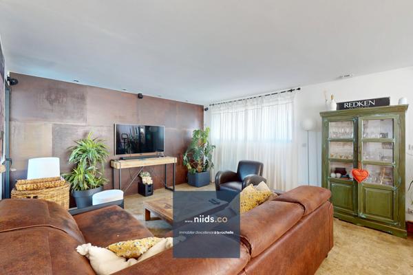 MAISON FAMILIALE AVEC TERRASSES ET JACUZZI