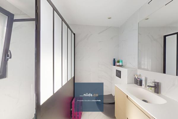 MAISON FAMILIALE AVEC TERRASSES ET JACUZZI