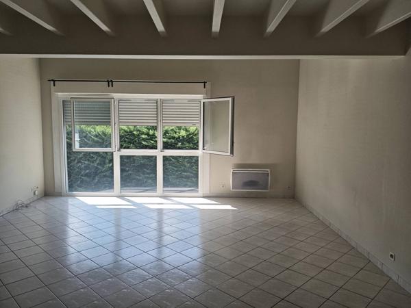 Grand appartement avec parking à Tours