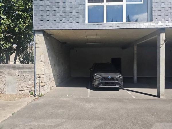 Grand appartement avec parking à Tours