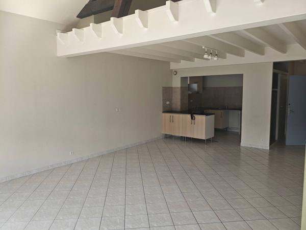 Grand appartement avec parking à Tours