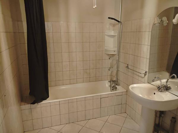 Grand appartement avec parking à Tours