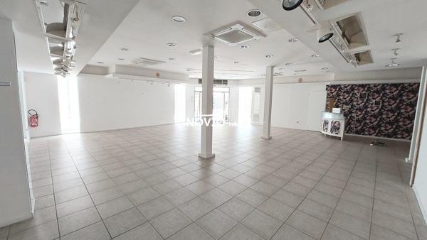 Local commercial 177 m²