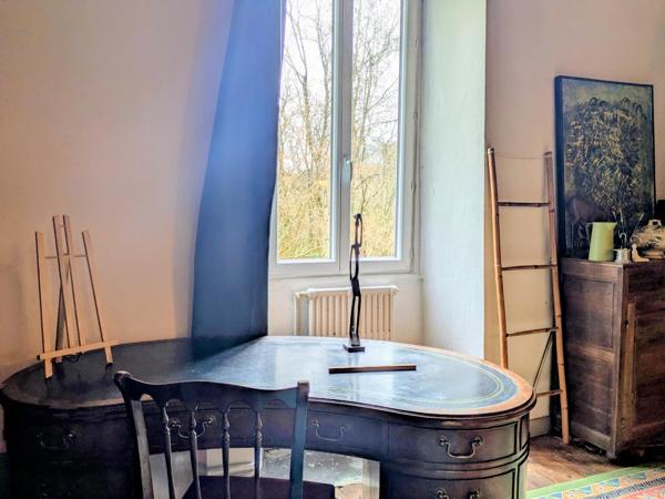 Ferme de caractère avec dépendances et beau potentiel