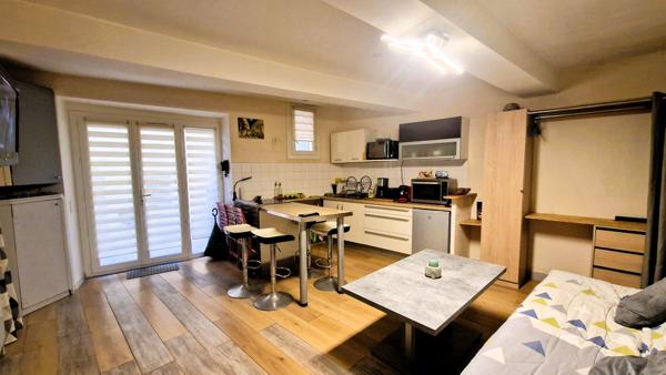 Lorgues (83510) Dans le village, studio entièrement rénové
