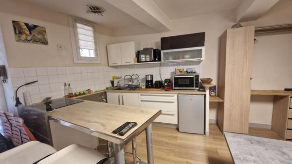 Lorgues (83510) Dans le village, studio entièrement rénové