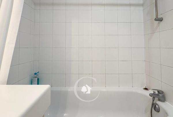 Bruges (33520) APPARTEMENT T2 MEUBLÉ - TERRASSE - CLIMATISATION - PARKING