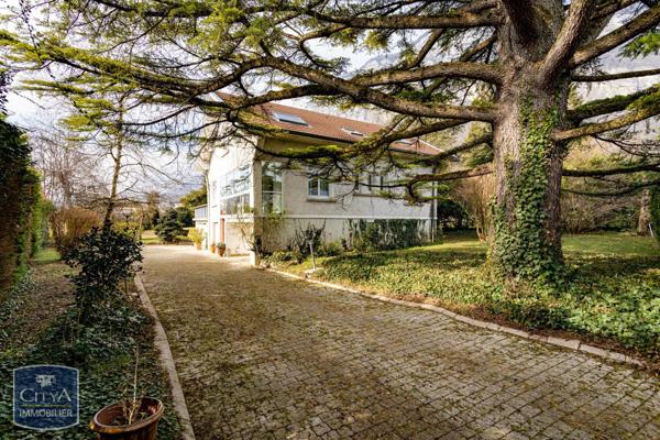 Maison à vendre 10 pièces 316m²