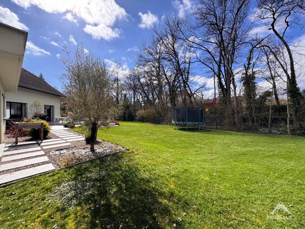 Saint-Genis-Pouilly (01630) Maison 6 Pièces 216 m2